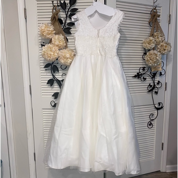 David’s Wedding Gown Plus Size - Picture 7 of 16